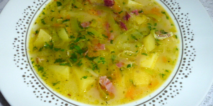 Pórková polévka se šunkou a mrkví