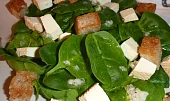 Salát z baby špenátu a tofu