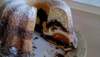 Skládaná bábovka s tvarohem a meruňkami