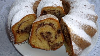 Šlehačková bábovka s ledovými kaštany