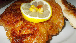 Smažené  kuřecí řízky se zázvorem a kouřovou solí