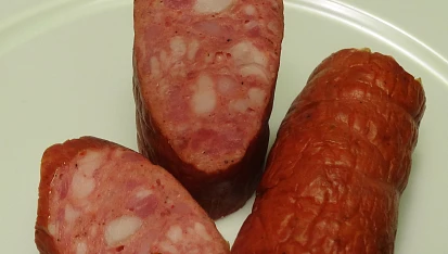 Šunkofleky s uzeným masem a domácím kabanosem, ... domácí kabanos od poctivého řezníka :)
