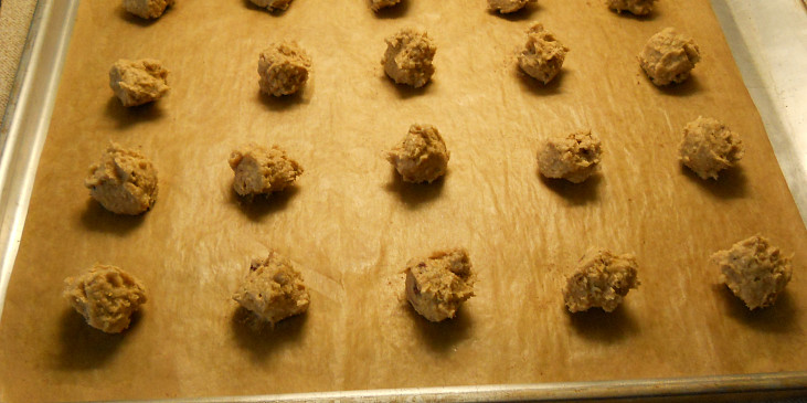 Sušenky z ovesných vloček (hromádky před pečením)