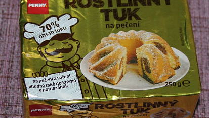 Sýrové kynuto-nekynuté rohlíky, Tento tuk používám do pečení,před vánoci na něm byl nápis Lira teď je tam Penny  takže to vyrábí přímo pro obchod.