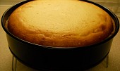 Tvaroho makový dortořez (po vytažení z trouby)