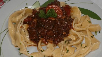 Daub de boeuf (dušené hovězí maso s červeným vínem, česnekem a tymiánem), naše mňamka