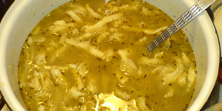 Dršťková polévka z předvařených drštěk