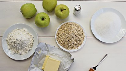 Jablečný koláč s ovesnými vločkami, suroviny