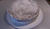 Čokoládový dort s mascarpone krémem a jahodami