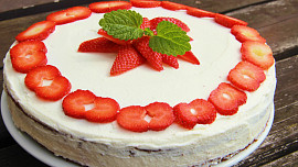 Jednoduchý jahodový dort