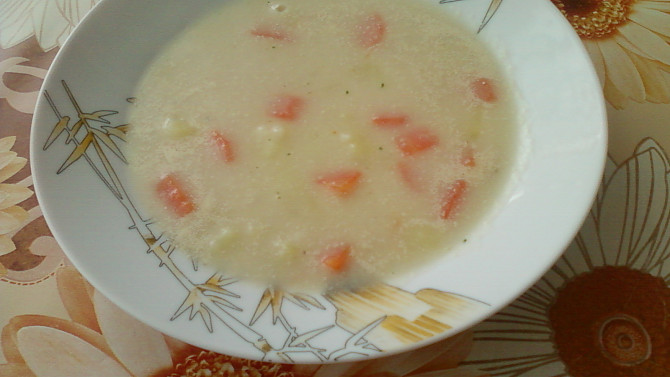 Klasická květákovo-zeleninová polévka, Na ozdobení bohužel nebyl čas.. :/ příště jak budu dělat načančám :)