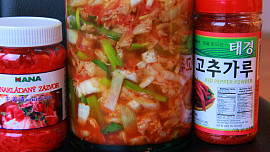 Korejské kimči (kvašená národní zdravá pochoutka)