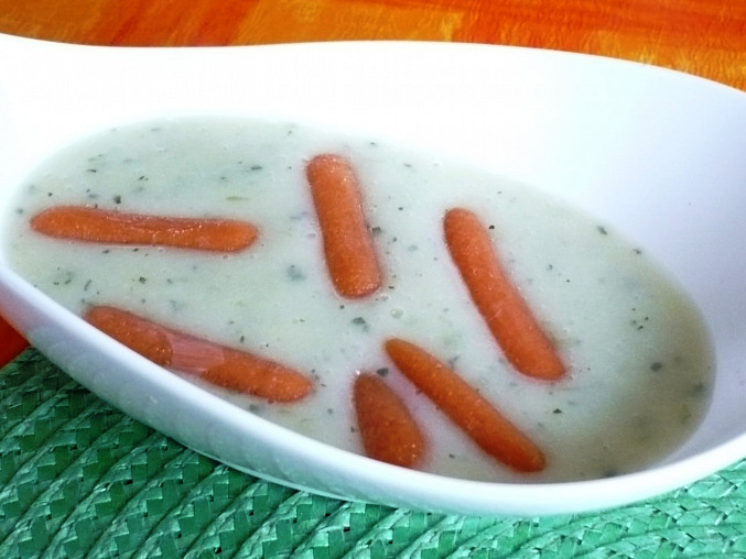 Krémová bramborová polévka s baby karotkou (pro batolata)