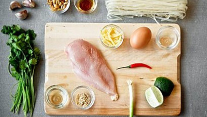 Kuřecí Pad Thai