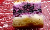 Kynutý borůvkový koláč s tvarohovou nádivkou  - nejen pro diabetiky, na řezu
