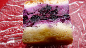Kynutý borůvkový koláč s tvarohovou nádivkou  - nejen pro diabetiky, na řezu