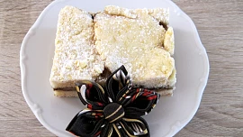 Kynutý koláč s banánem a domácí nutelou bez lepku, mléka a vajec