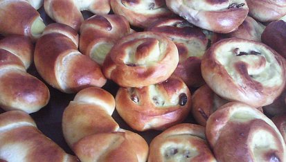 Loupáky, loupáky plněné pudinkem a rozinkama