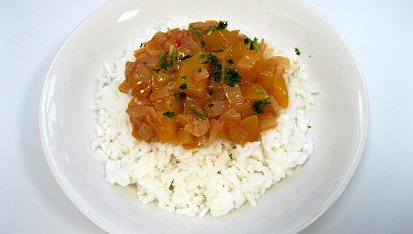 Mango ve sladko-kyselé omáčce s rýží