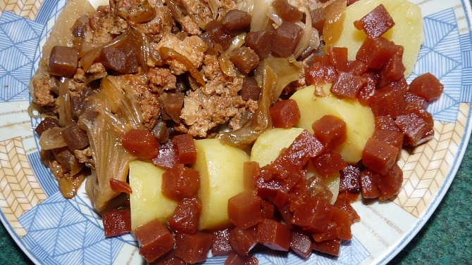 Mleté s červenou řepou v Pomalém hrnci