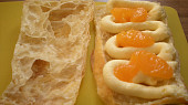Ovocný chlebíček s krémem a mandarinkami