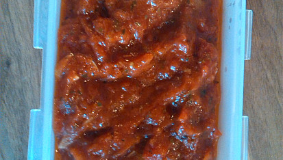 Pizza korpus do mrazáku + domácí rajčatová omáčka na pizzu, Hotová rajčatová omáčka