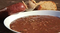 Pravá černá zabijačková polévka "Prdelačka"