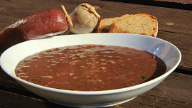 Pravá černá zabijačková polévka "Prdelačka"