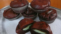 Bezlepkové pudingové muffiny s pistáciovým srdíčkem