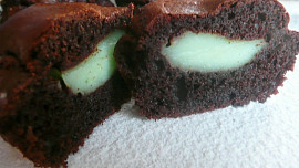 Bezlepkové pudingové muffiny s pistáciovým srdíčkem