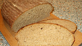 Syrovátkový celozrnný chleba, Syrovátkový celozrnný chleba - na řezu