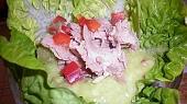 Tuňákový salát s avokádovým dresinkem - Ensalada de Atún con Aderezo de Aguacate