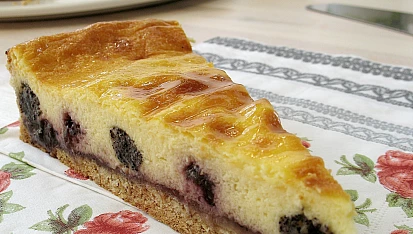 Tvarohový koláč s mákem a marmeládou