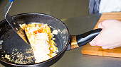 Venkovská omeleta se sýrem Brie a bramborami
