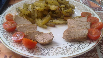 Vepřové na víně s rozmarýnovými bramborami