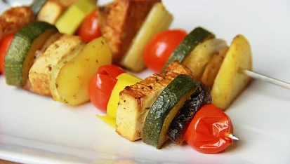 Zeleninové ražniči s tofu