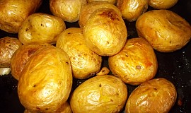Bramborový salát  z grilovaných nových brambor a bylinek