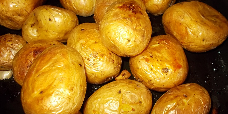 Bramborový salát  z grilovaných nových brambor a bylinek