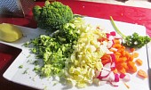 Brokolicovo-zeleninová polévka (připravená zelenina...)