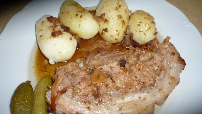 Bůček plněný, v marinádě pečený