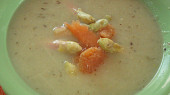 Chřestová polévka s uzeným lososem