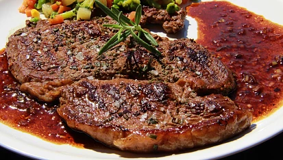 Flambovaný rump steak s omáčkou s brandy