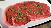 Flambovaný rump steak s omáčkou s brandy