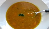 Gulášová polévka z dýně hokkaidó