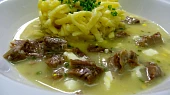 Hovězí pupek s česnekovou omáčkou, Hovězí pupek s česnekovou omáčkou