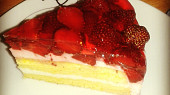 Jahodový dortík s želatinou, zkoušela jsem něco podobného a přidávám fotečku :-)