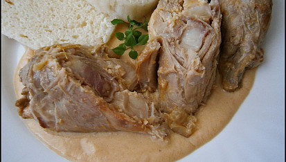 Králík na zelenině v papiňáku, Detail omášky
