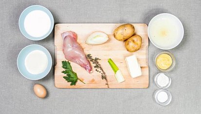 Králík v krémové hořčičné omáčce a bramborové šišky