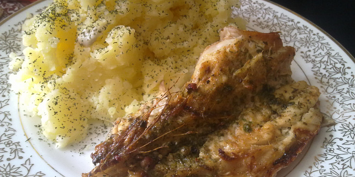 Makrelka pečená s brambůrkem vařeným