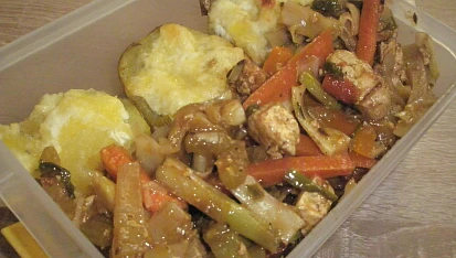 Marinované tofu na rajčatech
